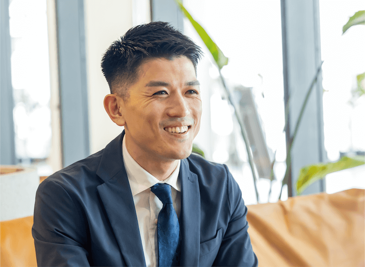 オーストラリアで視野を広げ、
沖縄へUターン
ベンチャー企業で5ヶ月300店舗開拓の挑戦